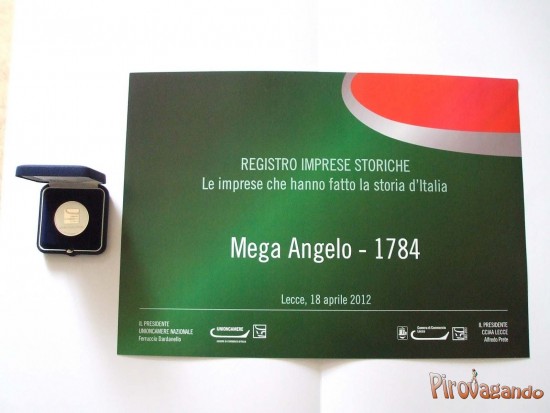 Diploma e medaglia Imprese Storiche Angelo Mega.jpg
